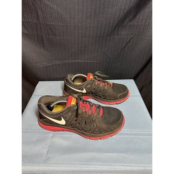 Nike Livestrong Black and Red Lace Up Low Top Running Sneakers Size 7.5US 5UK - Picture 3 of 6